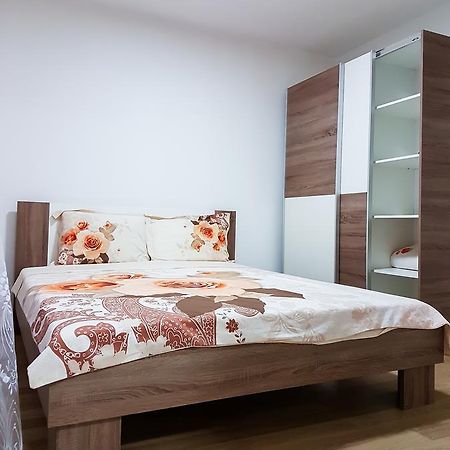 Venecia Plaza Struga Ξενοδοχείο Εξωτερικό φωτογραφία